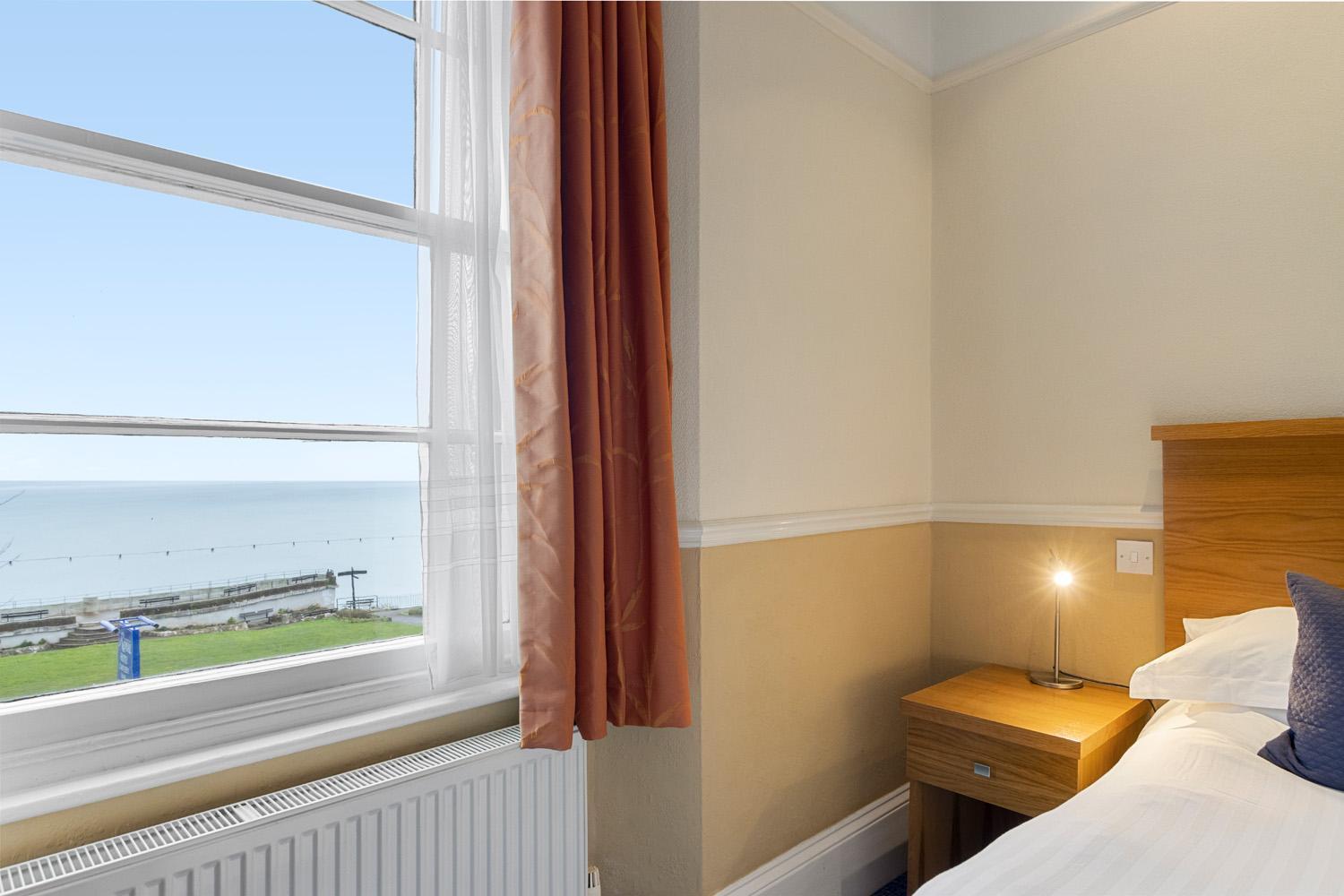 Babbacombe Royal Hotel And Carvery Торки Экстерьер фото