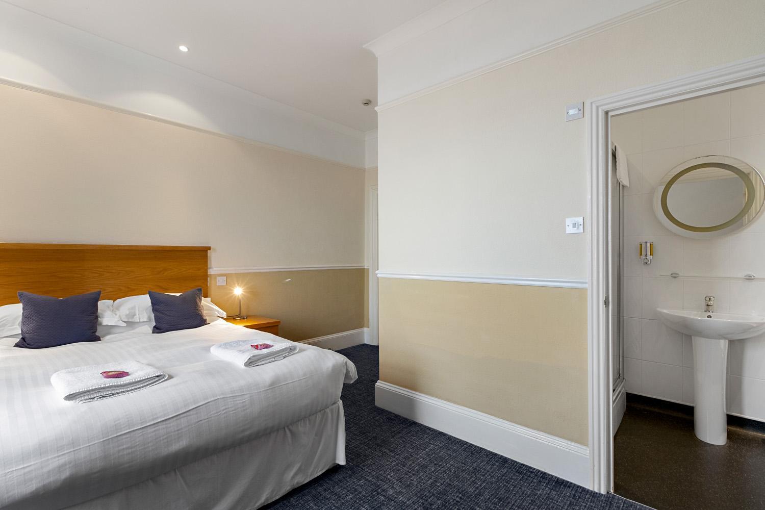 Babbacombe Royal Hotel And Carvery Торки Экстерьер фото